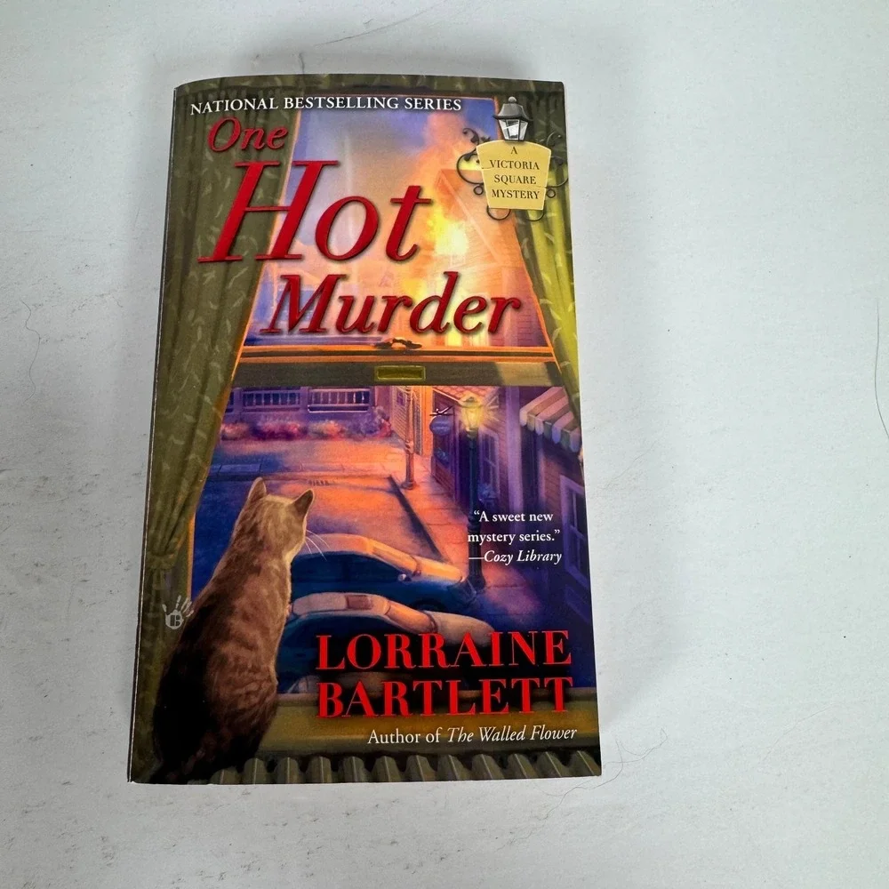 Victoria Square Mystery Lot 4 Lorraine Bartlett A Crafty Killing 2011 Berkley‎